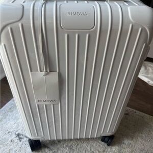 RIMOWA White Essential Cabin Case